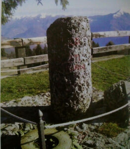 Cippo posto alla Malga Lunga a ricordo dei partigiani caduti