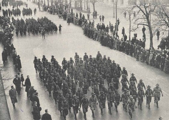 Bergamo, 27 gennaio 1935. La sfilata Mvsn sfila per le vie di Bergamo in occasione del XII anniversario della sua fondazione. Fotografia tratta dalla "Rivista di Bergamo"