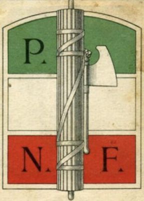 L’integrazione del Fascio littorio nel simbolo del Partito nazionale fascista indica immediatamente la continuità tra il movimento dei Fasci di combattimento e il Partito fascista.