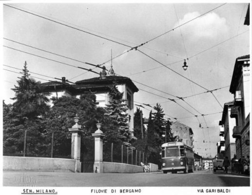 L’incrocio tra via Garibaldi e via Statuto dove sorge la casa di via Garibaldi 23